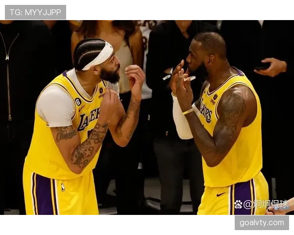 NBA防守三秒规则详解:如何判定与实战影响 NBA防守三秒规则详解:如何判定与实战影响